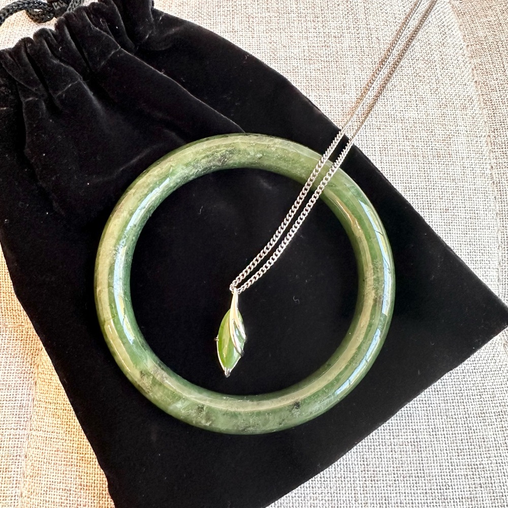 Elegant Jade Green Bangle and Necklace Set